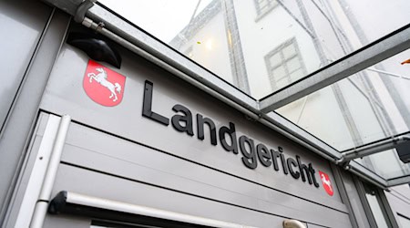 Ein 32 Jahre alter Mann soll im ostfriesischen Hage eine 65-Jährige mit einem Küchenmesser getötet haben. (Symbolbild) / Foto: Mohssen Assanimoghaddam/dpa