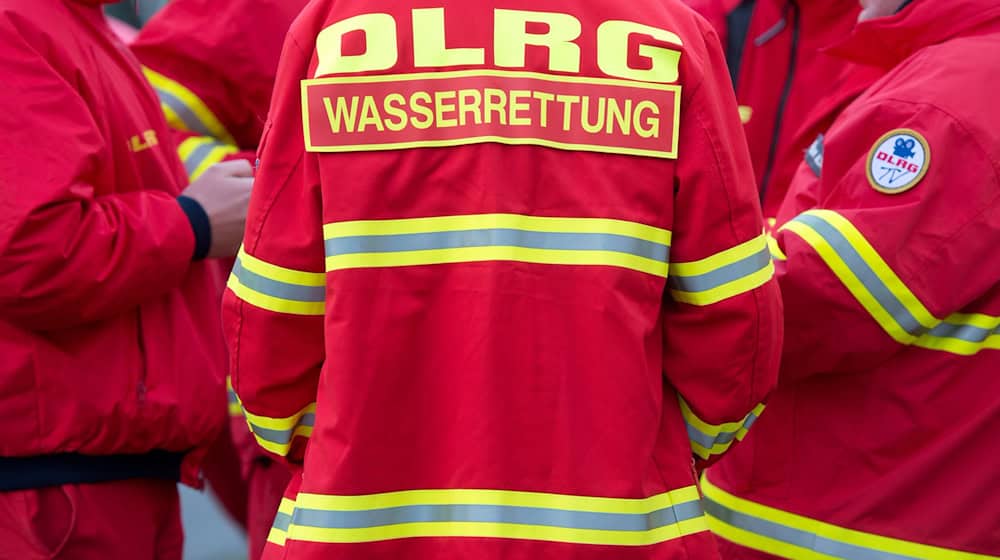 Ein 84-Jähriger stirbt in einem See. (Symboloptik)  / Foto: Arno Burgi/dpa-Zentralbild/dpa