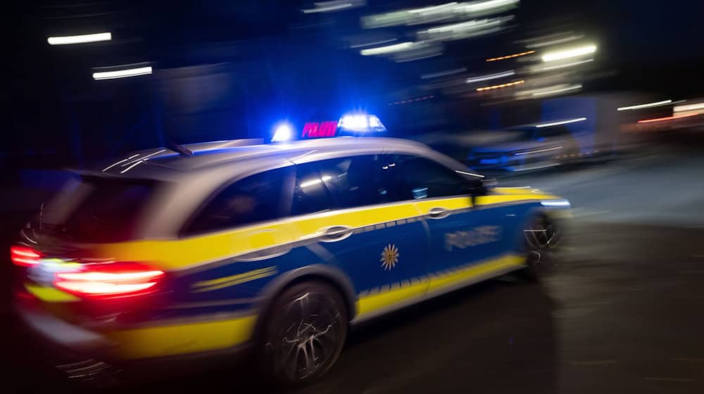 Polizisten werden in Bremen angegriffen. (Symbolbild) / Foto: Marijan Murat/dpa