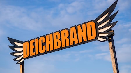 Beim Festival Deichbrand in Nordholz im Landkreis Cuxhaven waren täglich rund 60.000 Musikfans. Auf dem Programm standen mehr als 120 nationale und internationale Künstlerinnen und Künstler. / Foto: Hauke-Christian Dittrich/dpa