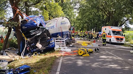 Bei einem Verkehrsunfall bei Sottrum ist ein Mann lebensgefährlich verletzt worden / Foto: -/Polizei Rotenburg/dpa