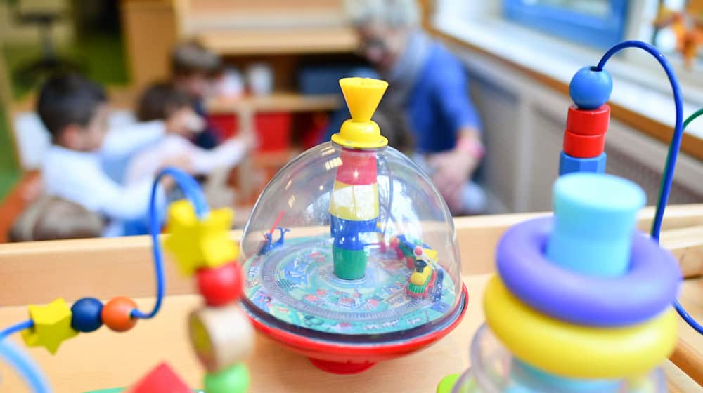 In Bremen haben viele Eltern ab August ein Problem bei der Betreuung ihrer Kinder. (Fotoarchiv) / Foto: Uwe Anspach/dpa