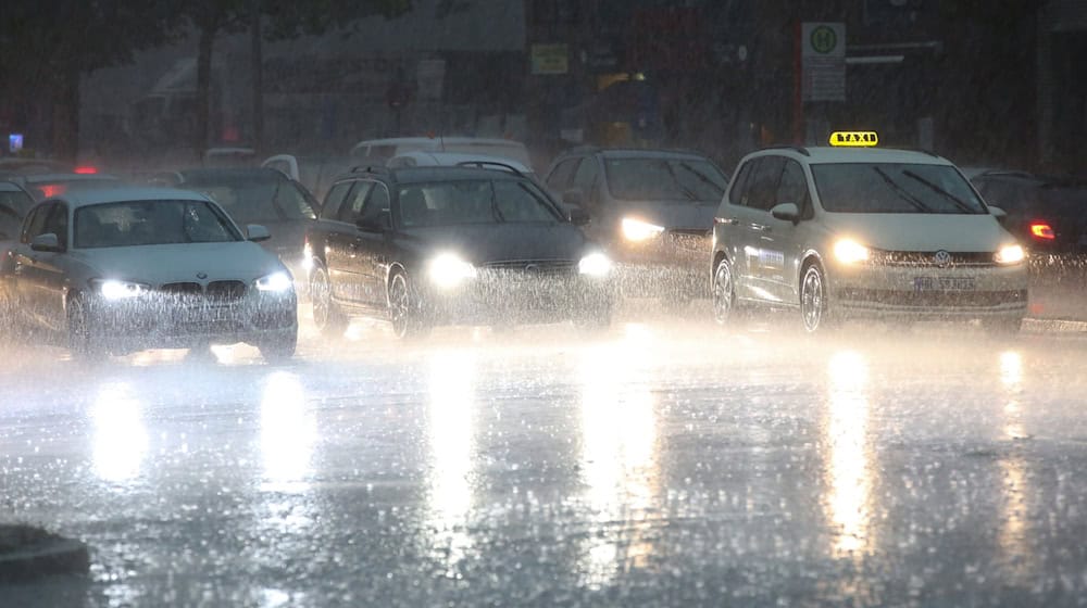 Der Deutsche Wetterdienst warnt vor schweren Gewittern mit Starkregen und Hagel im Norden / Foto: Bodo Marks/dpa