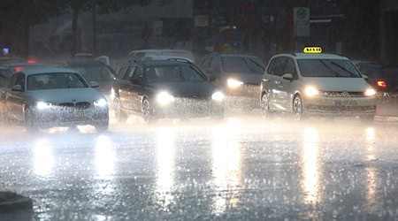 Der Deutsche Wetterdienst warnt vor schweren Gewittern mit Starkregen und Hagel im Norden / Foto: Bodo Marks/dpa