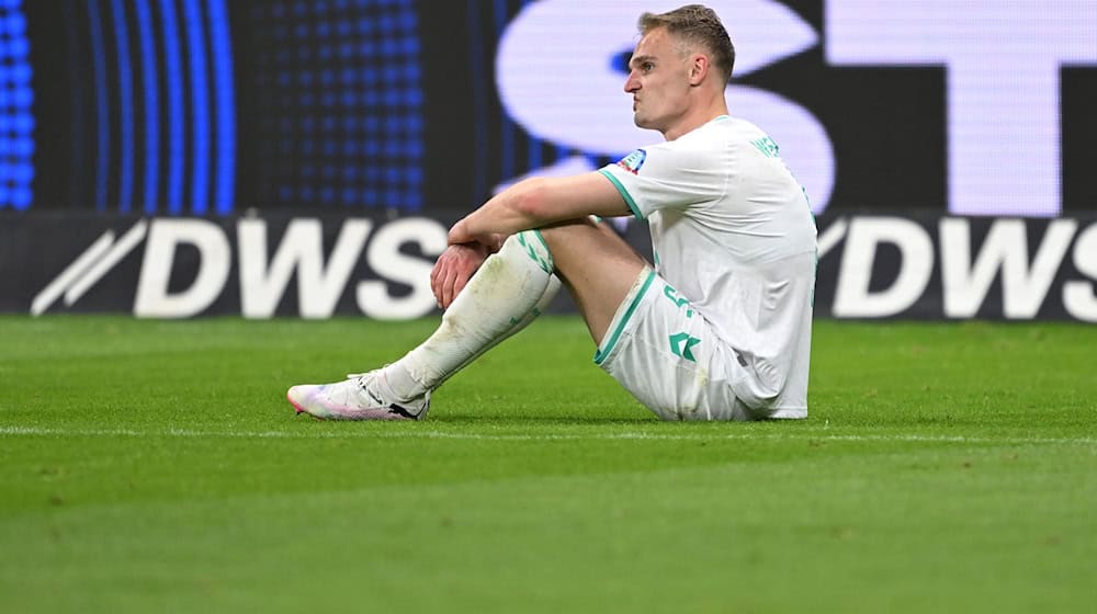 Amos Pieper wird Werder Bremen mehrere Wochen wegen einer Muskelverletzung fehlen. / Foto: Arne Dedert/dpa