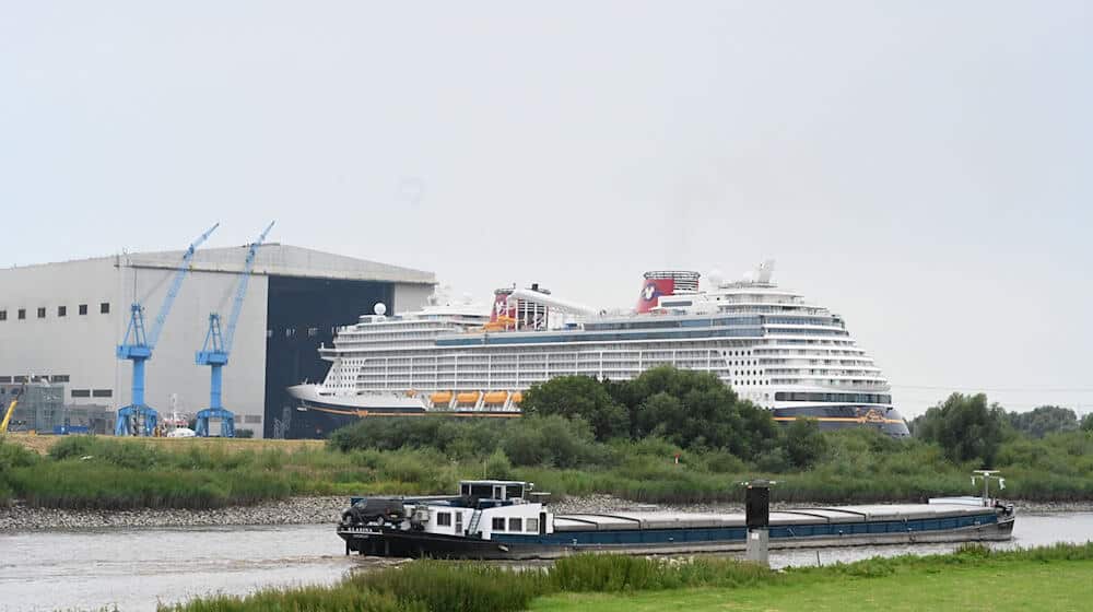 Die Beschäftigten der Meyer Werft warten auf die Nachricht, dass das Unternehmen gerettet wird. (Archivfoto) / Foto: Lars Penning/dpa