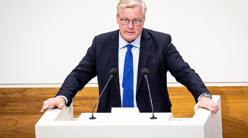 Nach vielen Jahren verlässt Bernd Althusmann den Landtag. (Archivbild) / Foto: Moritz Frankenberg/dpa