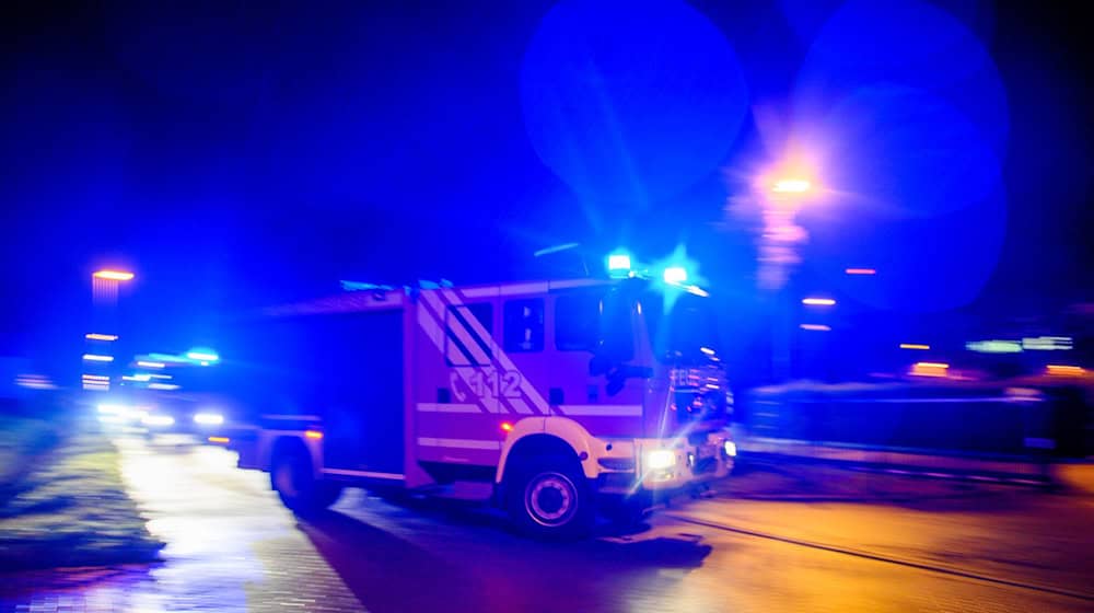 Rettungskräfte brachten die neun Hausbewohner in Sicherheit (Symbolbild) / Foto: Klaus-Dietmar Gabbert/dpa