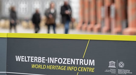 Das Welterbe-Infozentrum in Goslar befindet sich im historischen Rathaus, das selbst Teil des Welterbes im Harz ist. (Archivfoto) / Foto: Swen Pförtner/dpa