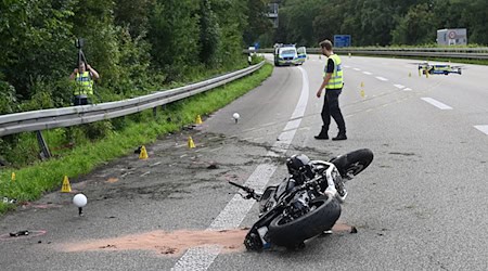 Auf der A1 bei Stuhr ist ein Biker ums Lebens gekommen. (Symbolbild) / Foto: Bludau Foto/dpa