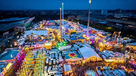 Nach dem Messerangriff in Solingen überarbeitet Bremen die Sicherheitsvorkehrungen.(Archivbild) / Foto: Sina Schuldt/dpa