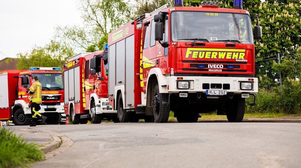 Ein Feuer in Wunstorf führte zu einem hohen Schaden. (Symbolbild) / Foto: Moritz Frankenberg/dpa