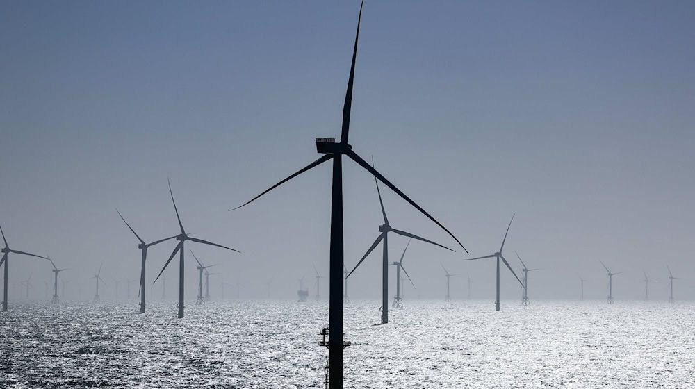 RWE darf in der Nordsee weitere zwei große Windparks bauen. (Archivbild) / Foto: Christian Charisius/dpa