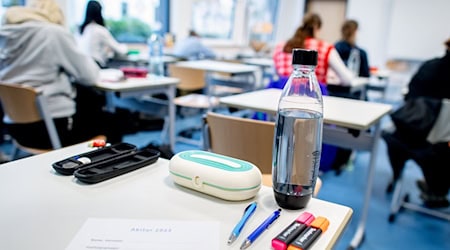 Seit Montag sind die Sommerferien an Schulen in Niedersachsen und Bremen wieder vorbei. (Archivbild) / Foto: Hauke-Christian Dittrich/dpa