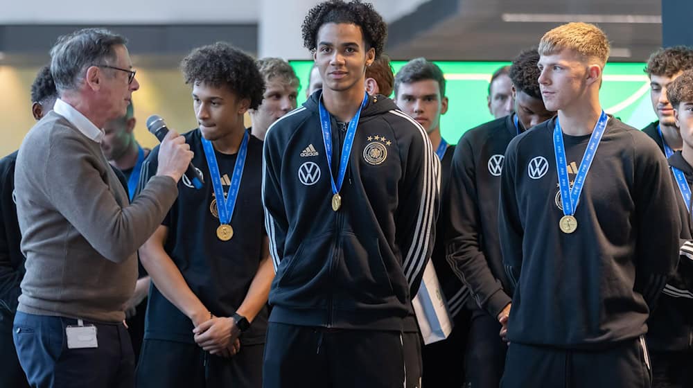 Bleibt langfristig beim VfL Wolfsburg: U17-Weltmeister David Odogu. / Foto: Jürgen Kessler/dpa