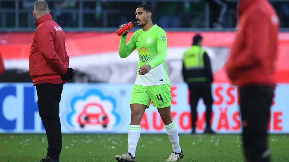 Verlässt den VfL Wolfsburg und wechselt nach England: Der französische Abwehrspieler Maxence Lacroix. / Foto: Swen Pförtner/dpa