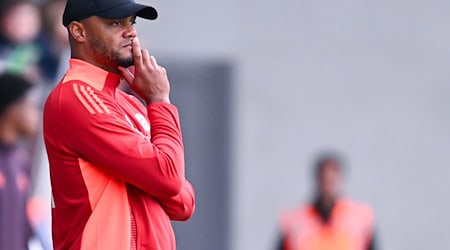 Gibt sein Debüt als Bundesligaa-Trainer am Sonntag in Wolfsburg: Der neue Bayern-Coach Vincent Kompany. / Foto: Sven Hoppe/dpa