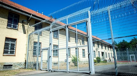 Ein zweites Abschiebegefängnis neben dem in Langenhagen ist in Niedersachsen derzeit nicht geplant. (Archivbild) / Foto: Hauke-Christian Dittrich/dpa