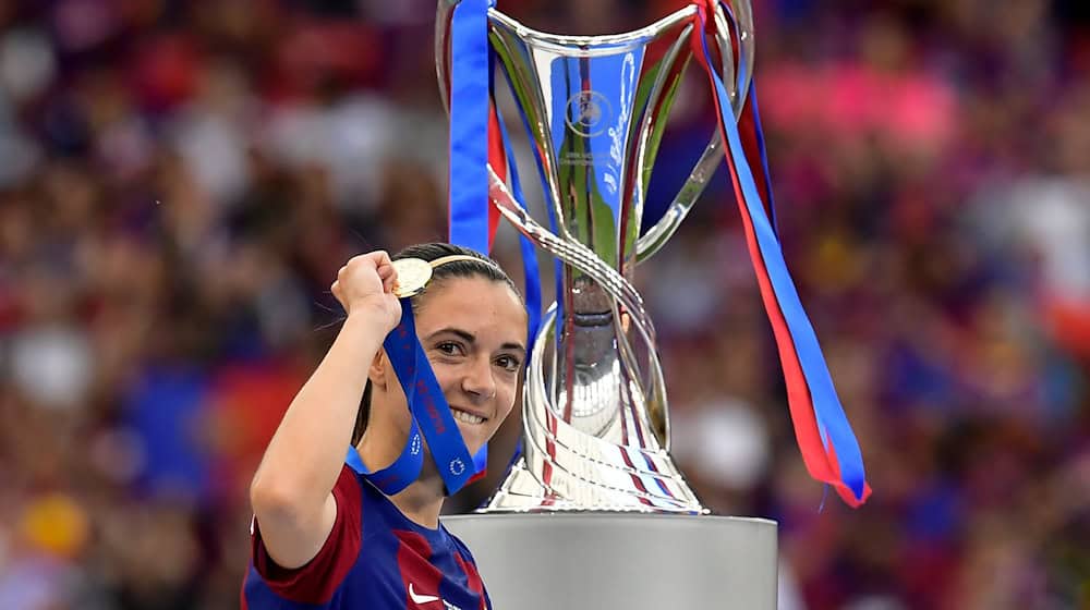 Das große Ziel aller Clubs: Der Champions-League-Pokal der Frauen. / Foto: Alvaro Barrientos/AP/dpa