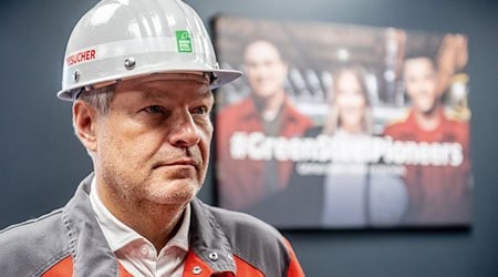 Bundeswirtschaftsminister Robert Habeck sieht beim Aufbau einer Wasserstoffwirtschaft viel Potenzial im Nordwesten Deutschlands.  / Foto: Hauke-Christian Dittrich/dpa