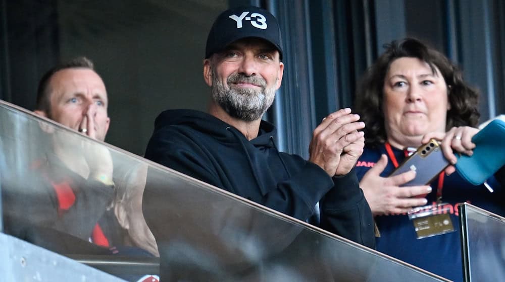 Jürgen Klopp sah sich das Spiel seines früheren Clubs Mainz 05 gegen Werder Bremen auf der Tribüne an. / Foto: Uwe Anspach/dpa