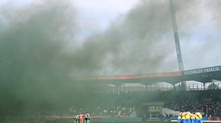 Duell zweier Erzrivalen: Eintracht Braunschweig gegen Hannover 96. / Foto: Swen Pförtner/dpa