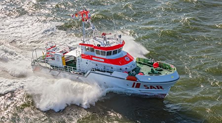 Die «Hamburg» eilte von Borkum zur Unglücksstelle. (Archivbild) / Foto: Herman IJsseling/Flying Focus/DGzRS/dpa