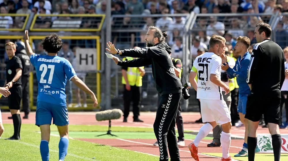 Zurück beim VfB Oldenburg: Aufstiegstrainer Dario Fossi. / Foto: Hauke-Christian Dittrich/dpa