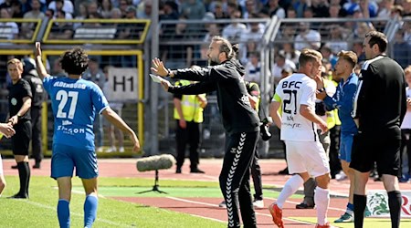 Zurück beim VfB Oldenburg: Aufstiegstrainer Dario Fossi. / Foto: Hauke-Christian Dittrich/dpa