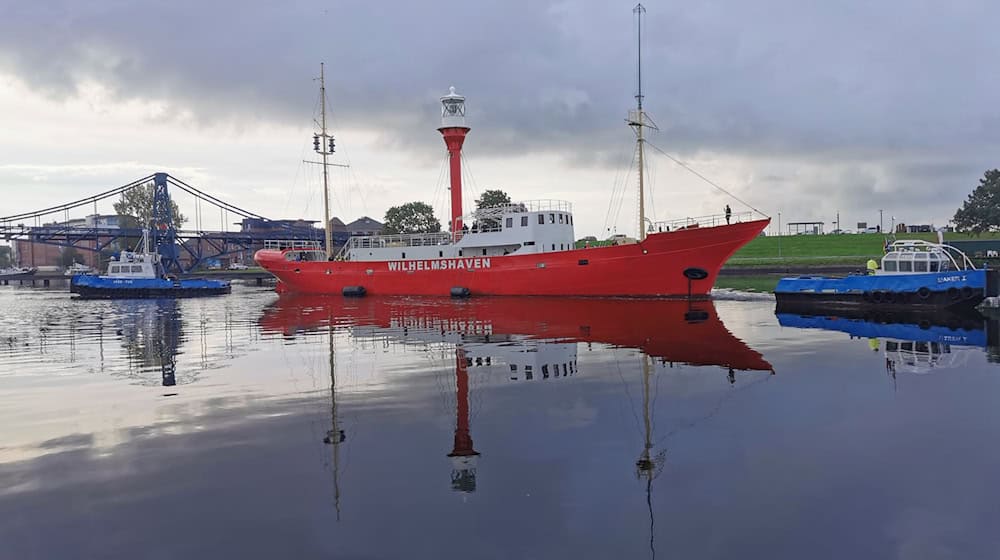 Das Wilhelmshavener Museumsfeuerschiff ist nach einem Werft-Aufenthalt zurück im Großen Hafen der Stadt.  / Foto: -/Stadt Wilhelmshaven/dpa