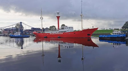 Das Wilhelmshavener Museumsfeuerschiff ist nach einem Werft-Aufenthalt zurück im Großen Hafen der Stadt.  / Foto: -/Stadt Wilhelmshaven/dpa