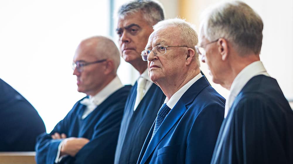 Im Strafprozess gegen Ex-VW-Chef Winterkorn haben die Zeugenaussagen begonnen. (Archivbild) / Foto: Moritz Frankenberg/dpa