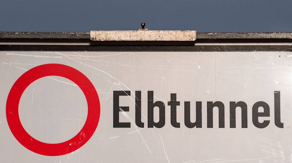 Der Elbtunnel wird für 33 Stunden voll gesperrt. (Archivbild) / Foto: Daniel Bockwoldt/dpa