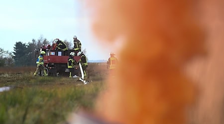 Üben für den Ernstfall: Waldbrände dürften in Zukunft immer häufiger auftreten. / Foto: Lars Penning/dpa