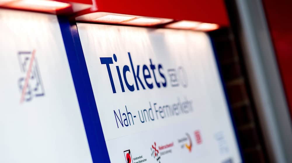 Am Ticketautomaten müssen Kunden des VBN ab dem kommenden Jahr tiefer in die Tasche greifen. / Foto: Hauke-Christian Dittrich/dpa