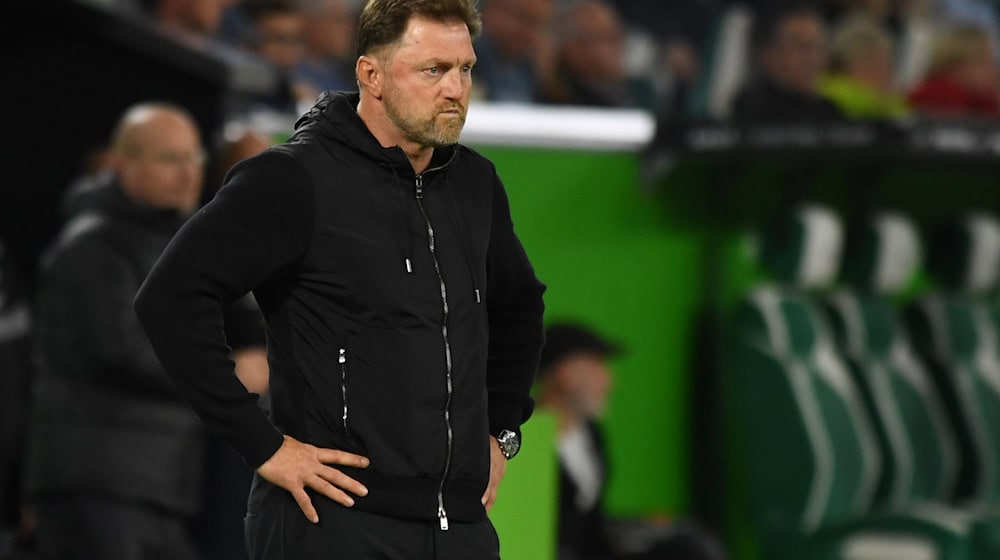 Nicht zufrieden: Wolfsburgs Trainer Ralph Hasenhüttl. / Foto: Swen Pförtner/dpa