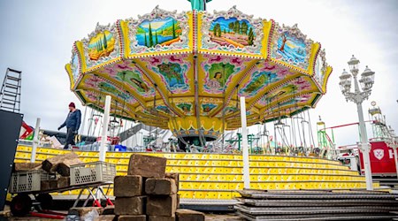 Die Vorbereitungen für den Bremer Freimarkt laufen auf Hochtouren. / Foto: Sina Schuldt/dpa