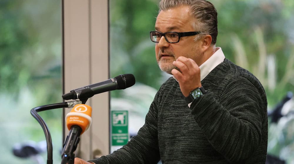 Der Landesvorstandssprecher der Grünen in Bremen, Marek Helsner, ist aus privaten Gründen von seinem Amt zurückgetreten. (Archivfoto) / Foto: Focke Strangmann/dpa