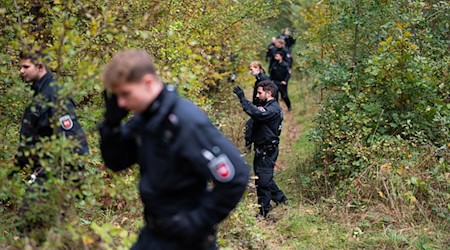 Ein 19 Jahre alter Student verschwindet, die Polizei sucht seit Tagen nach ihm - bislang vergeblich.  / Foto: Philipp Schulze/dpa