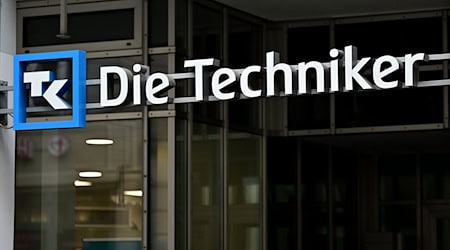 Mehr als jeder zehnte Versicherte der Techniker Krankenkasse in Niedersachsen geht auch nach Erreichen des Rentenalters noch arbeiten. (Archivfoto<9 / Foto: Martin Schutt/dpa