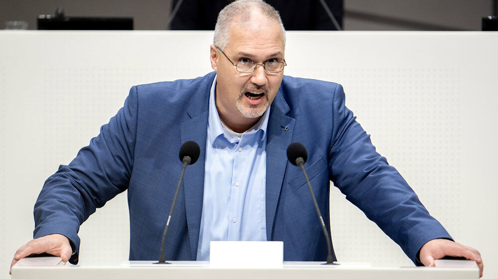 Henze ist Fraktionsvorsitzender der AfD in der Regionsversammlung der Region Hannover. (Archivbild) / Foto: Hauke-Christian Dittrich/dpa