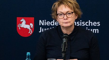 Die Organisierte Kriminalität bedroht Sicherheit und Stabilität, warnt Innenministerin Behrens. / Foto: Alicia Windzio/dpa