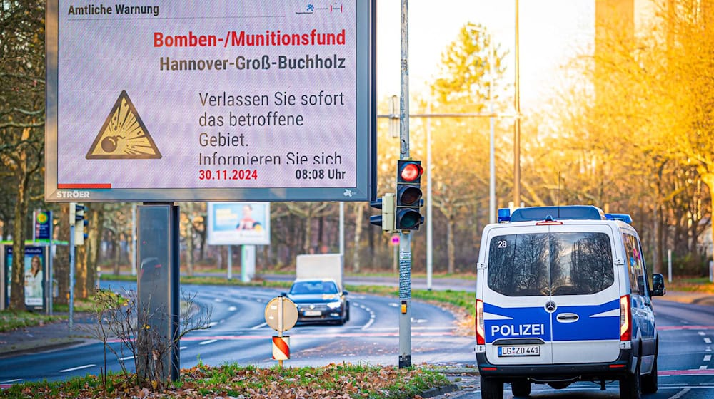 Tausende Anwohner müssen wegen eines Bombenverdachts ihre Wohnungen in Hannover verlassen  / Foto: Moritz Frankenberg/dpa