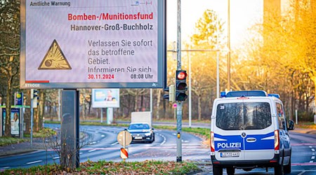 Tausende Anwohner müssen wegen eines Bombenverdachts ihre Wohnungen in Hannover verlassen  / Foto: Moritz Frankenberg/dpa