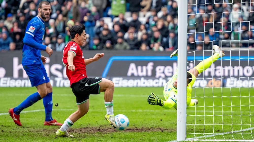 Lee gelingt gegen Darmstadt der Ausgleich. / Foto: David Inderlied/dpa