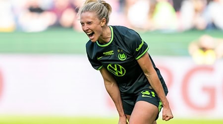 Gelang für VfL Wolfsburg ein Hattrick: Rebecka Blomqvist. / Foto: David Inderlied/dpa