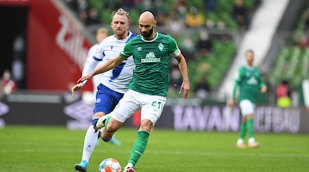 Mit Werder Bremen stieg Ömer Toprak erst ab und dann direkt wieder auf. / Foto: Carmen Jaspersen/dpa