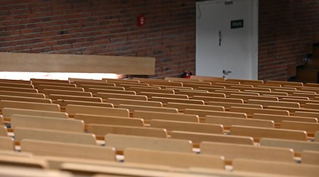 Die Hochschulen versuchen Einschränkungen in der Lehre durch freie Professuren zu vermeiden. (Symbolbild) / Foto: Niklas Graeber/dpa