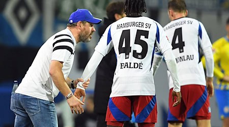 In der Krise: Der Hamburger SV und sein Trainer Steffen Baumgart. / Foto: Swen Pförtner/dpa