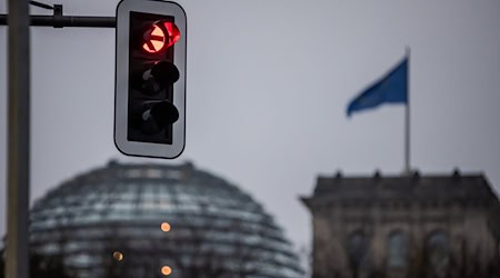 Dass SPD, Grüne und FDP im Bund nun getrennte Wege gehen, lässt die Zahl neuer Parteimitglieder wachsen – auch in Niedersachsen. (Symbolbild) / Foto: Christoph Soeder/dpa